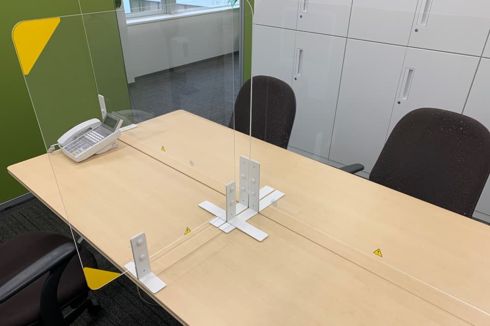 飛沫防止アクリルパーテーション｜製品紹介｜棚橋工業株式会社